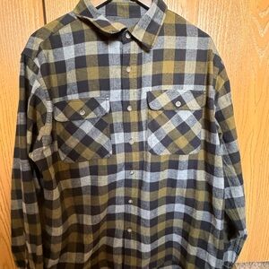 Men's Casual Plaid Button-Down Shirt - Black and Green